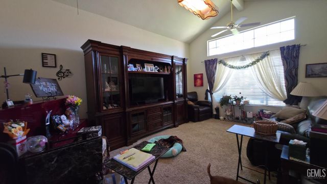 6109 Spring Valley Drive, Bakersfield, CA 93308