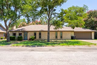 517 S Kirby Street, Pilot Point, TX 76258