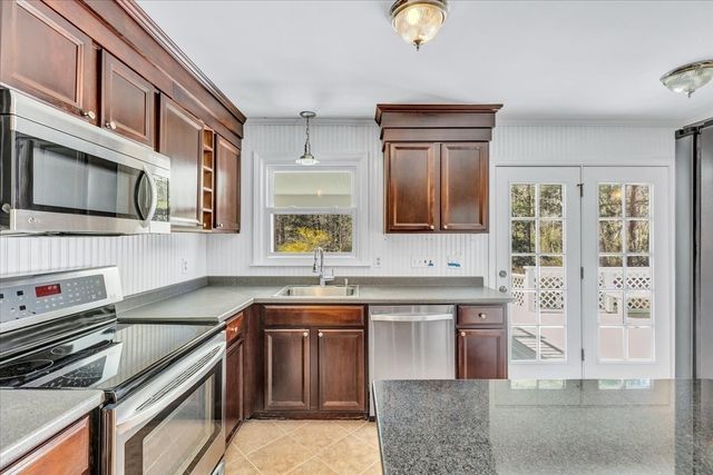 12 Snake Pond Rd, Sandwich, MA 02644