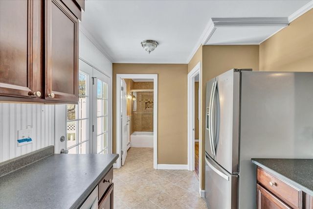 12 Snake Pond Rd, Sandwich, MA 02644