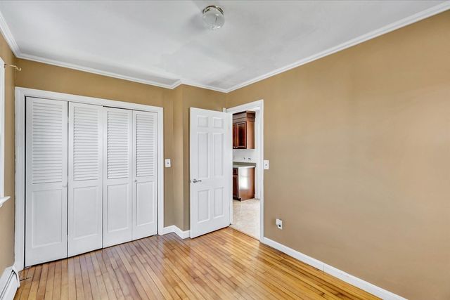 12 Snake Pond Rd, Sandwich, MA 02644