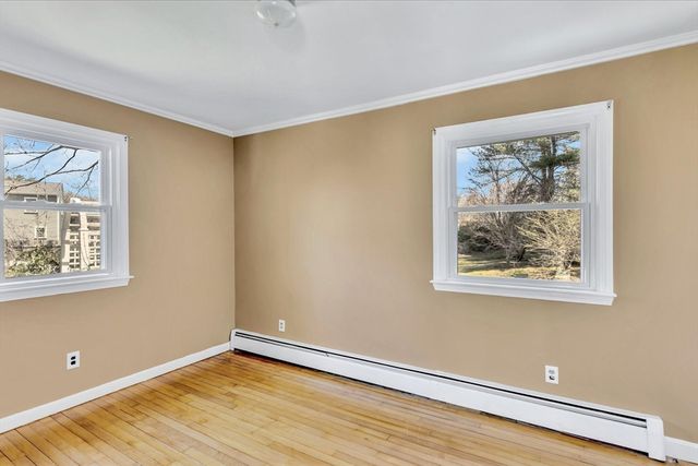 12 Snake Pond Rd, Sandwich, MA 02644