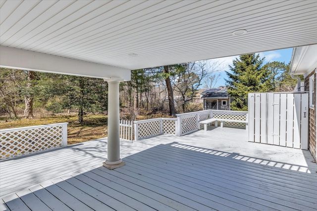 12 Snake Pond Rd, Sandwich, MA 02644