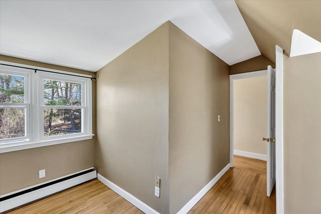 12 Snake Pond Rd, Sandwich, MA 02644