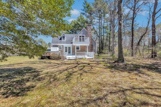 12 Snake Pond Rd, Sandwich, MA 02644