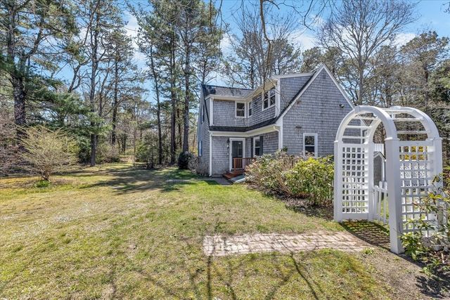 12 Snake Pond Rd, Sandwich, MA 02644