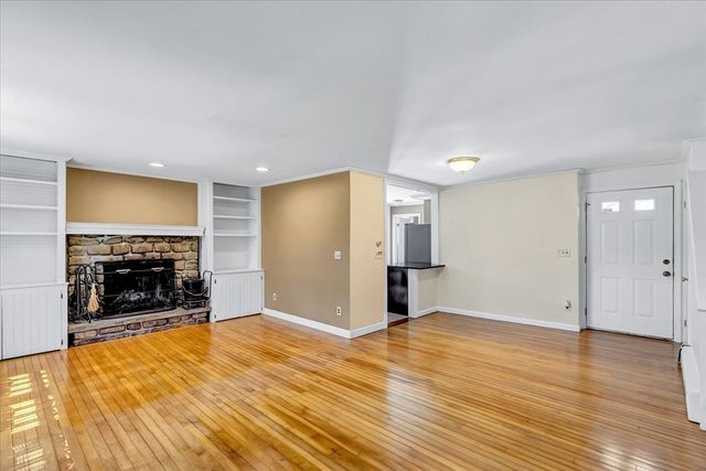 12 Snake Pond Rd, Sandwich, MA 02644