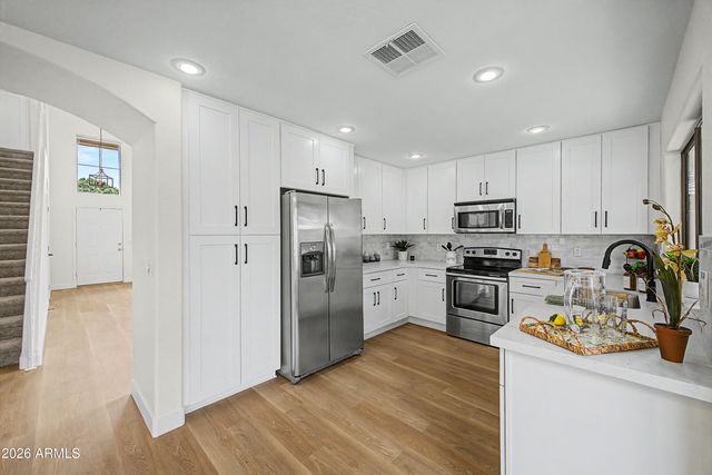 1752 E TREMAINE Avenue, Gilbert, AZ 85234