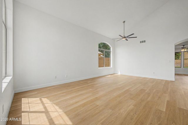 1752 E TREMAINE Avenue, Gilbert, AZ 85234