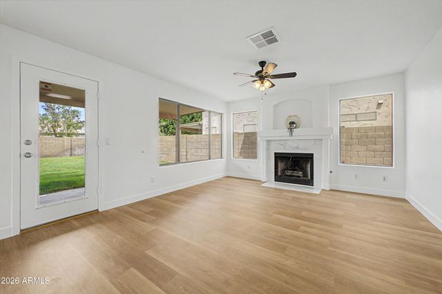 1752 E TREMAINE Avenue, Gilbert, AZ 85234