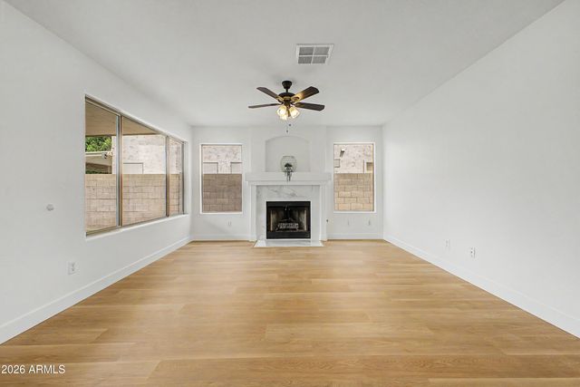 1752 E TREMAINE Avenue, Gilbert, AZ 85234