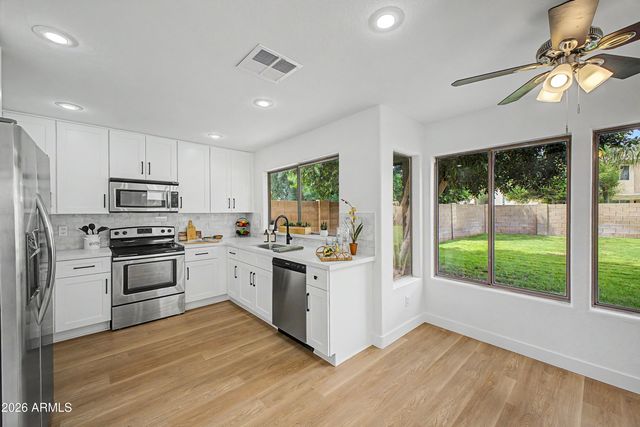 1752 E TREMAINE Avenue, Gilbert, AZ 85234