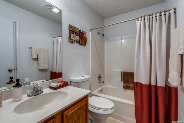 148 Woodcreek, La Vernia, TX 78121