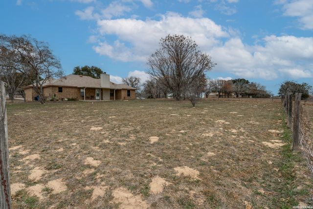 148 Woodcreek, La Vernia, TX 78121