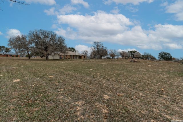 148 Woodcreek, La Vernia, TX 78121