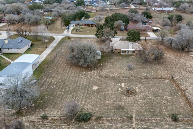 148 Woodcreek, La Vernia, TX 78121