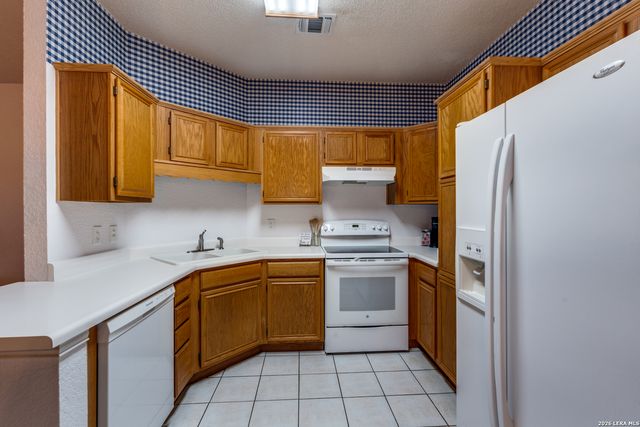 148 Woodcreek, La Vernia, TX 78121