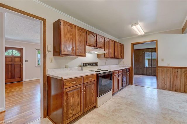 1106 Walnut Street, Reidsville, NC 27320