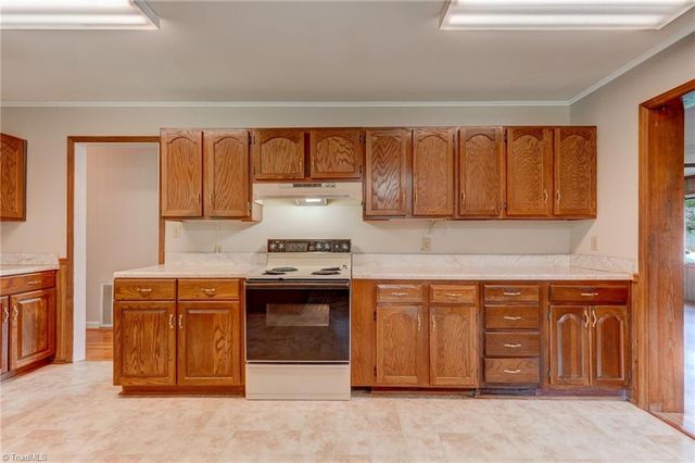 1106 Walnut Street, Reidsville, NC 27320