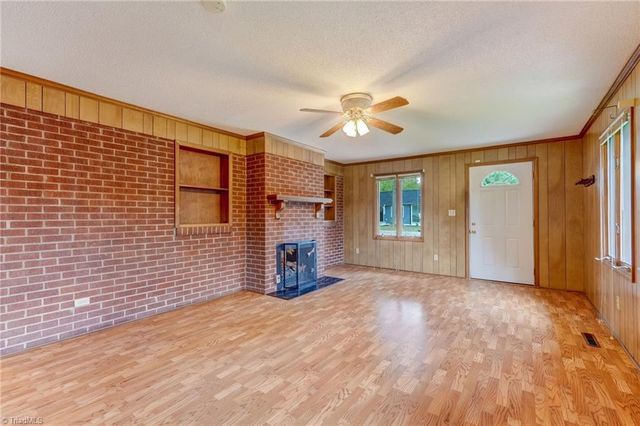 1106 Walnut Street, Reidsville, NC 27320