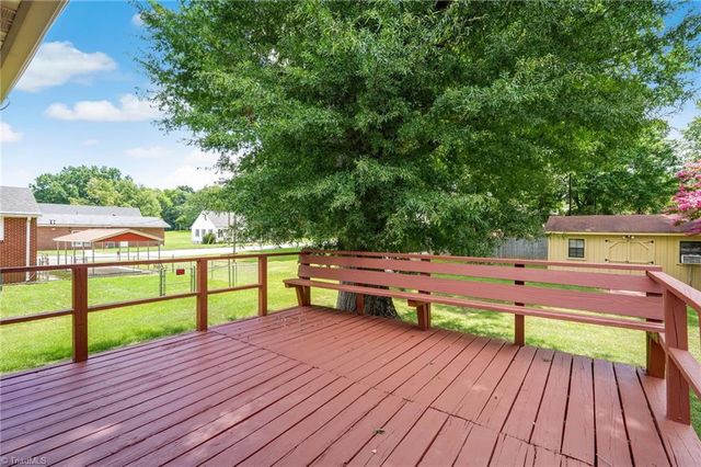 1106 Walnut Street, Reidsville, NC 27320