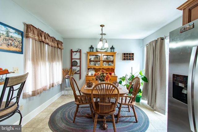 9 OAK ST, Cambridge, MD 21613