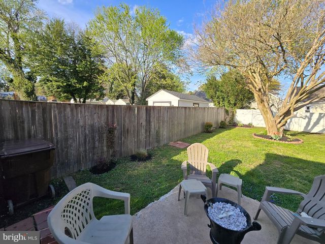 9 OAK ST, Cambridge, MD 21613