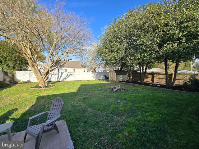 9 OAK ST, Cambridge, MD 21613