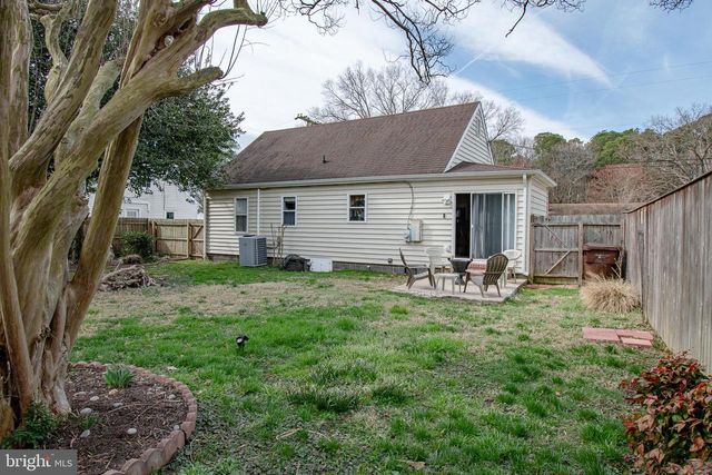 9 OAK ST, Cambridge, MD 21613