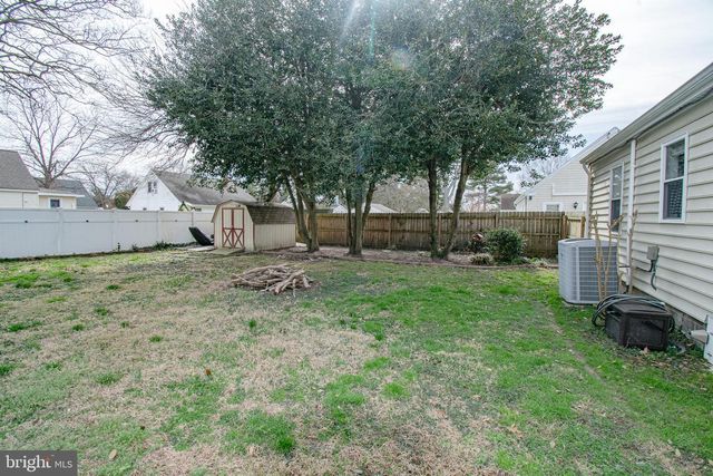 9 OAK ST, Cambridge, MD 21613