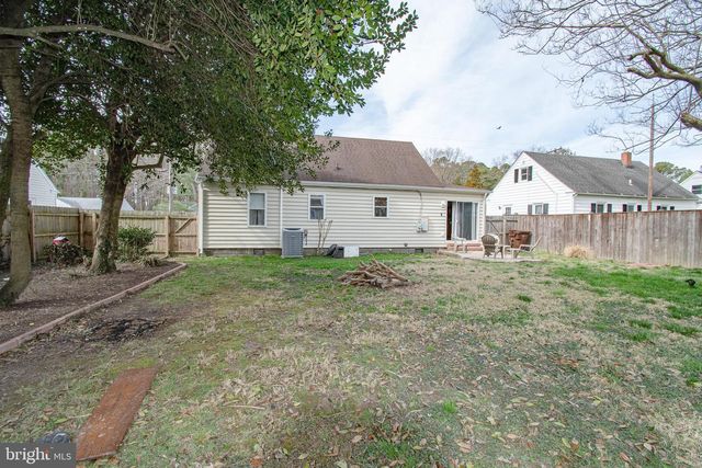 9 OAK ST, Cambridge, MD 21613