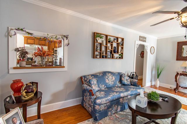 9 OAK ST, Cambridge, MD 21613