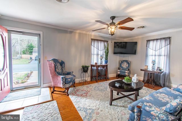 9 OAK ST, Cambridge, MD 21613