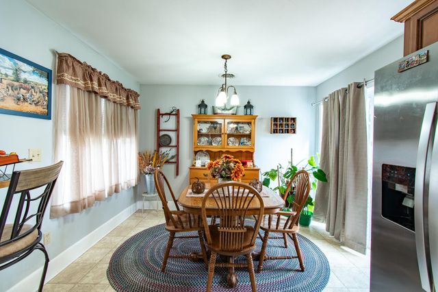 9 OAK ST, Cambridge, MD 21613