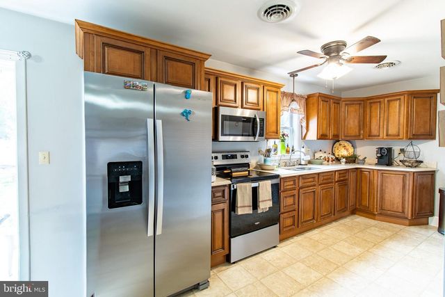 9 OAK ST, Cambridge, MD 21613