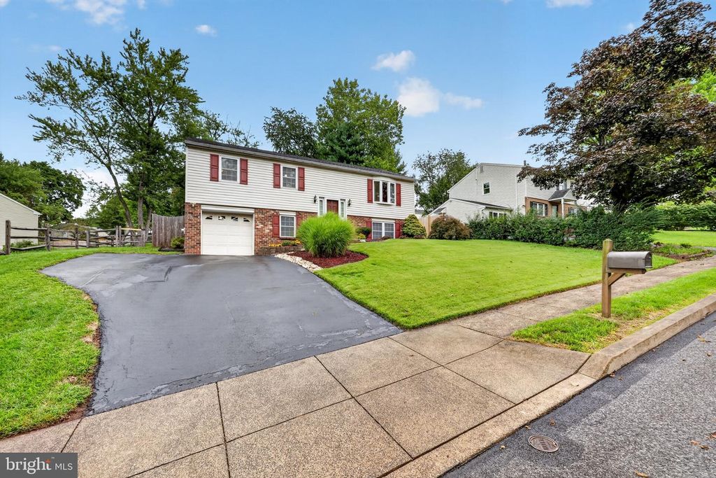 922 MENNONITE RD, ROYERSFORD, PA 19468 — photo 2