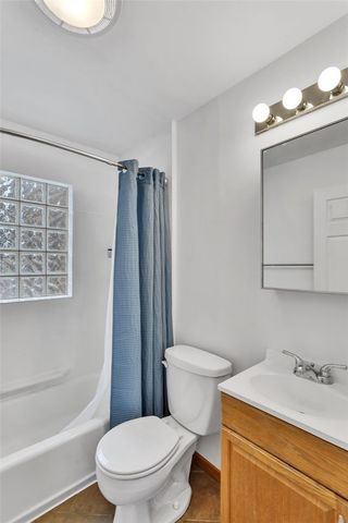 8020 Lloyd Ave, Swissvale, PA 15218