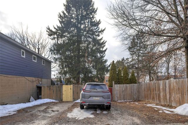 8020 Lloyd Ave, Swissvale, PA 15218