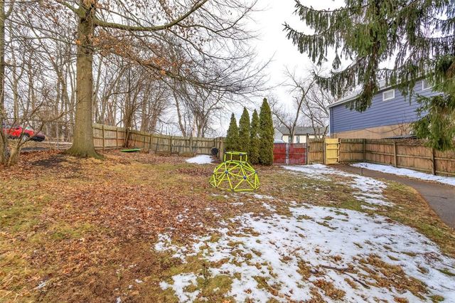 8020 Lloyd Ave, Swissvale, PA 15218