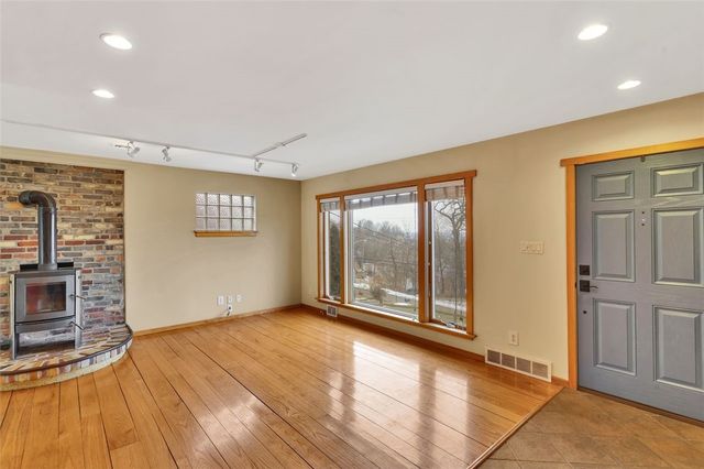 8020 Lloyd Ave, Swissvale, PA 15218