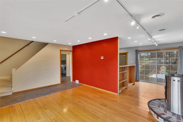 8020 Lloyd Ave, Swissvale, PA 15218