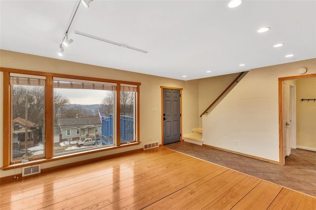 8020 Lloyd Ave, Swissvale, PA 15218