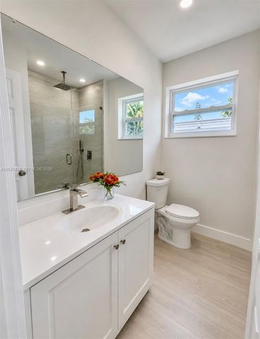 5832 Wiley St, Hollywood, FL 33023