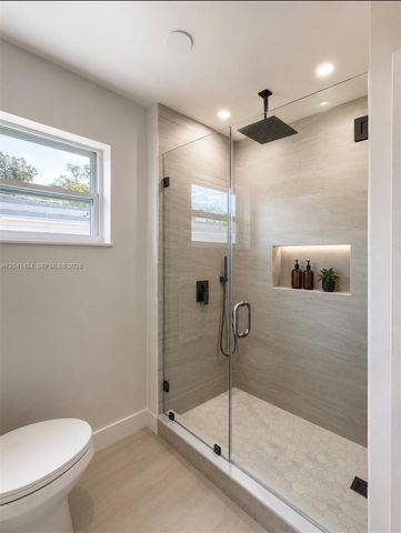 5832 Wiley St, Hollywood, FL 33023