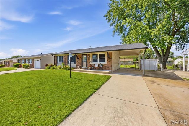 3255 Ipswich Lane, St Charles, MO 63301