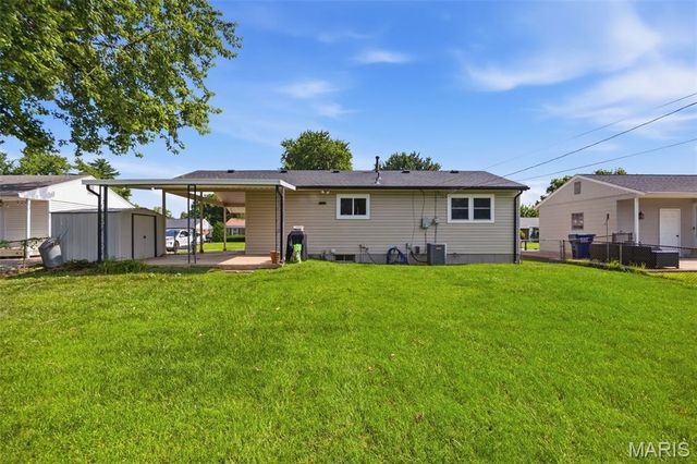 3255 Ipswich Lane, St Charles, MO 63301