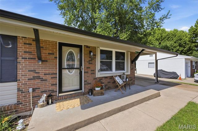 3255 Ipswich Lane, St Charles, MO 63301