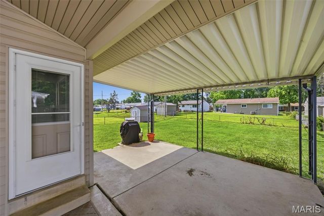3255 Ipswich Lane, St Charles, MO 63301