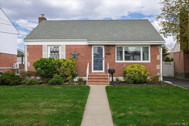 2915 Laurel Avenue, Baldwin, NY 11510