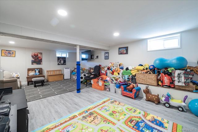 2915 Laurel Avenue, Baldwin, NY 11510